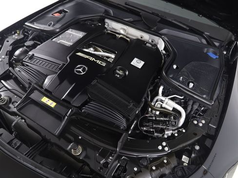 Used 2024 Mercedes-Benz AMG GT 63 image 30