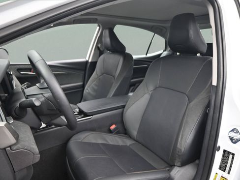 Used 2025 Toyota Camry XLE w/ Premium Plus Package FWD image 33