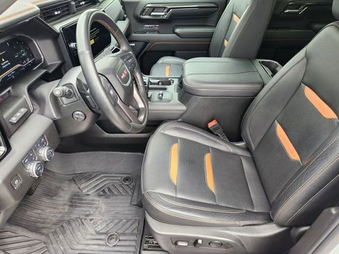 Used 2024 GMC Sierra 1500 AT4 w/ Technology Package AWD/4WD image 10