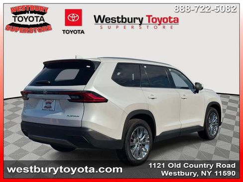 Used 2024 Toyota Grand Highlander AWD image 6