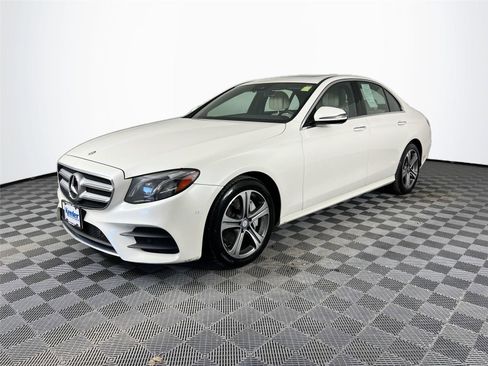 Used 2017 Mercedes-Benz E 300 4MATIC image 2
