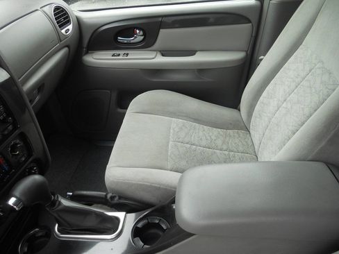 Used 2005 GMC Envoy SLE AWD/4WD image 11