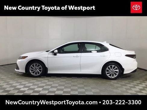 Used 2024 Toyota Camry LE image 4