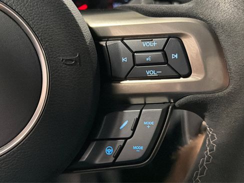 Used 2019 Ford Mustang Shelby GT350 w/ Technology Package RWD image 25