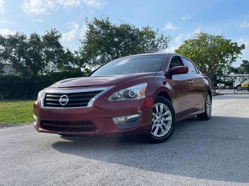 Used 2013 Nissan Altima 2.5 S FWD image 2