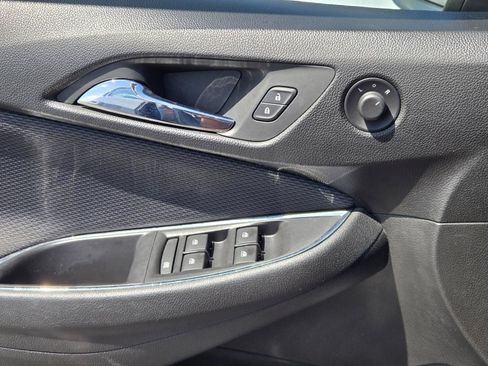 Used 2019 Chevrolet Cruze LT w/ Convenience Package FWD image 21