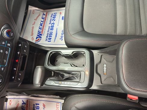 Used 2017 GMC Canyon SLE w/ All Terrain Package AWD/4WD image 9