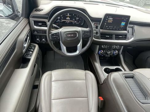 Used 2023 GMC Yukon XL SLT w/ SLT Premium Package AWD/4WD image 13