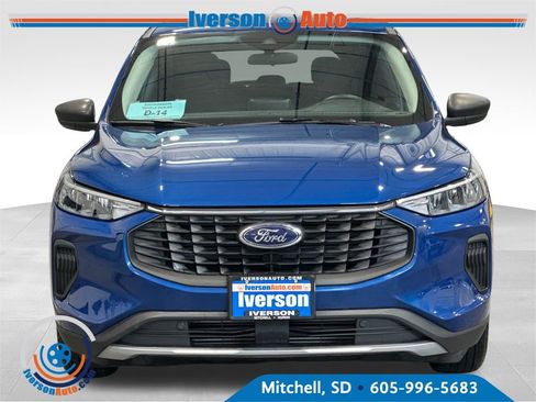Used 2023 Ford Escape Active w/ Cold Weather Package image 3