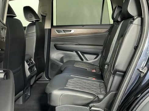 Used 2024 Volkswagen Atlas SEL Premium R-Line AWD/4WD image 21