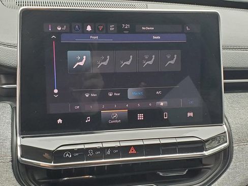 Used 2022 Jeep Compass Latitude image 25