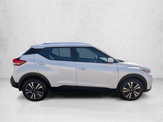 Used 2018 Nissan Kicks SV FWD video 4