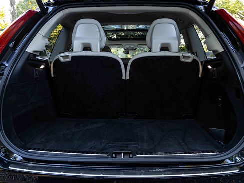 Used 2024 Volvo XC90 B5 Plus image 23