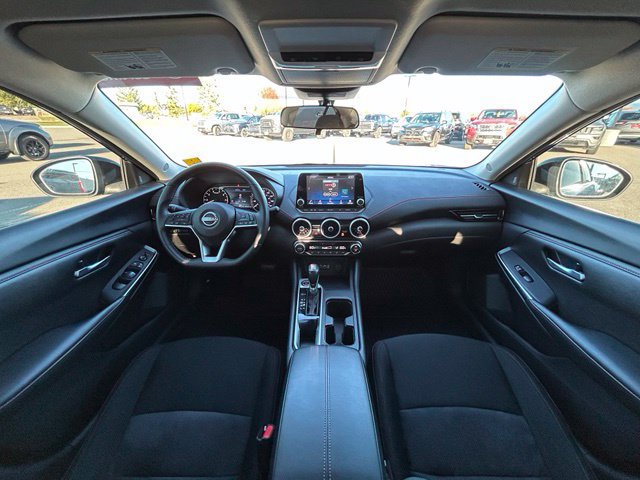 Certified 2025 Nissan Sentra SR FWD image 11