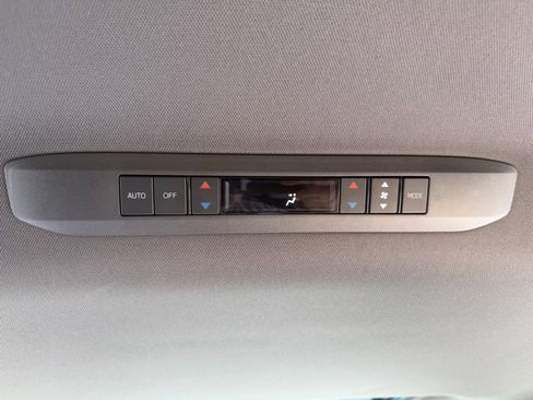 Used 2023 Toyota Sienna XLE image 33