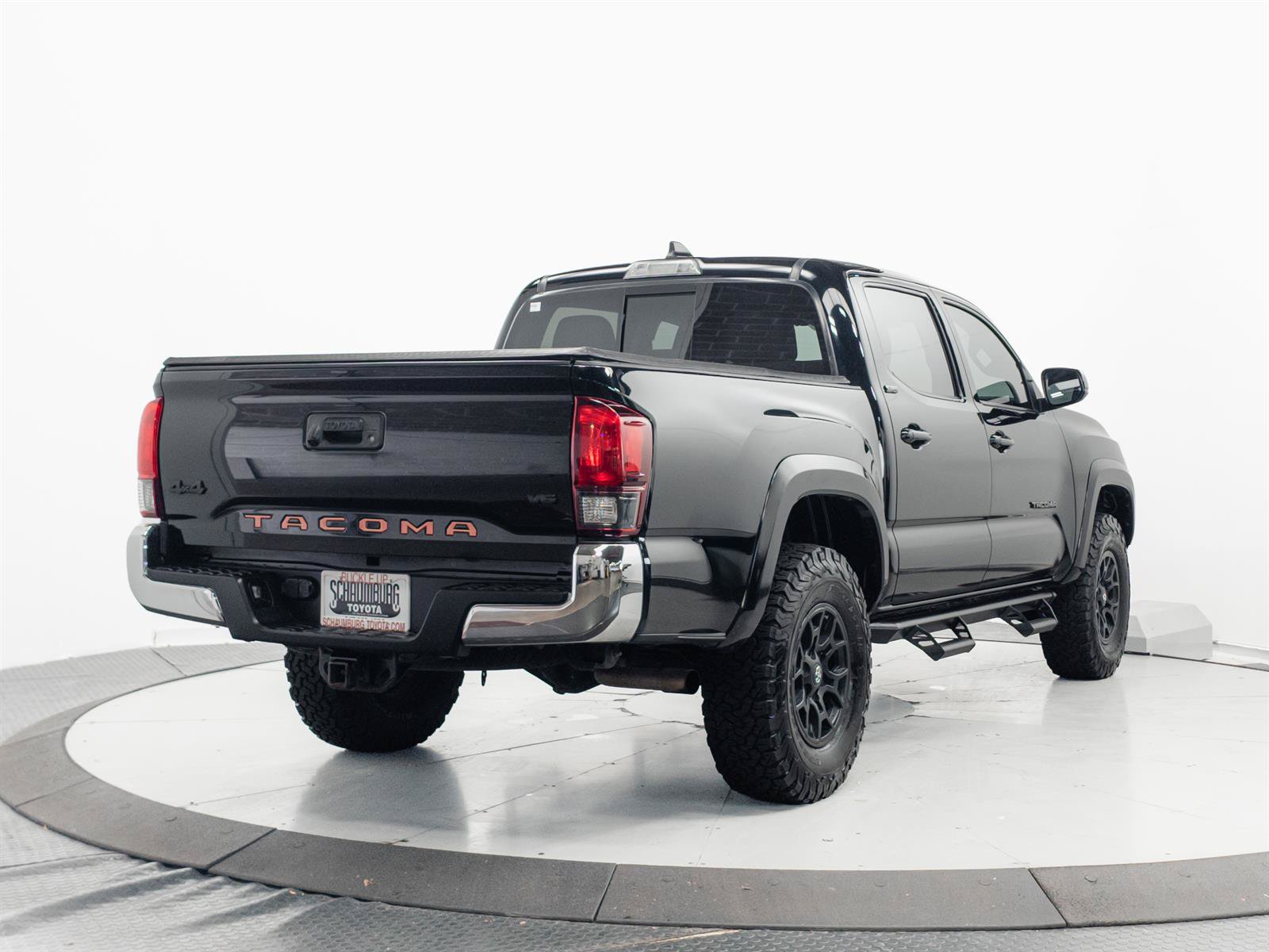 Used 2021 Toyota Tacoma SR5 AWD/4WD image 11