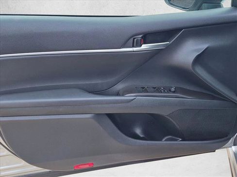 Used 2024 Toyota Camry SE FWD image 5