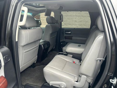 Used 2014 Toyota Sequoia Platinum image 14