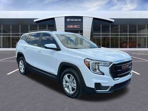Used 2023 GMC Terrain SLE w/ Driver Convenience Package image 7
