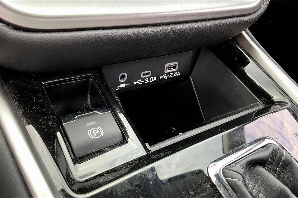Used 2025 Subaru Outback Premium AWD/4WD image 16