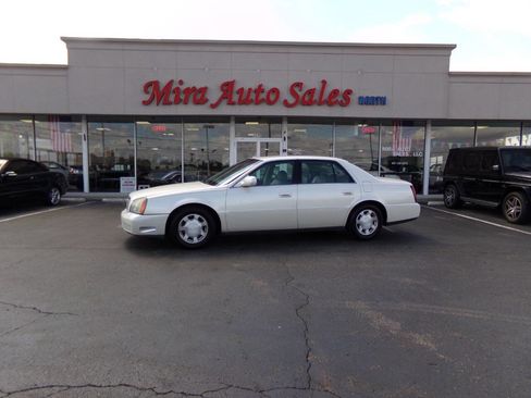 Used 2001 Cadillac De Ville image 1