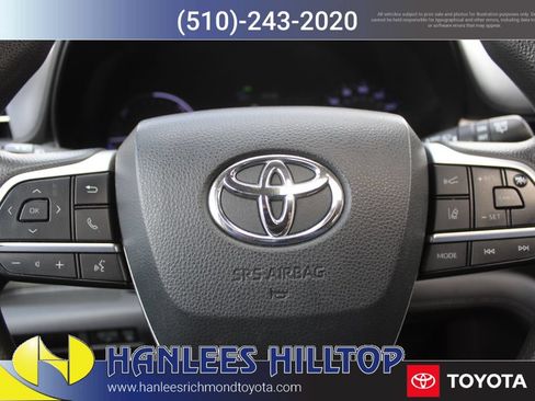 Used 2021 Toyota Sienna LE w/ LE Plus Package FWD image 30