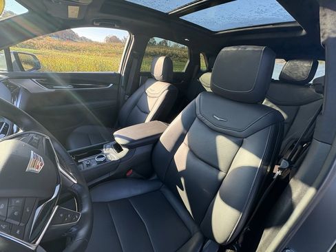 Used 2025 Cadillac XT5 Premium Luxury image 45