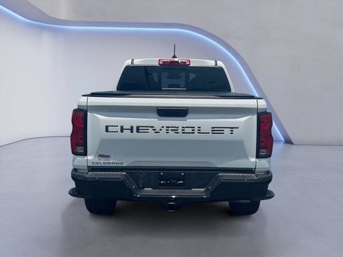 Used 2024 Chevrolet Colorado Z71 w/ Z71 Convenience Package 2 AWD/4WD image 4