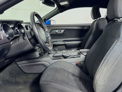 Used 2017 Ford Mustang Coupe image 11