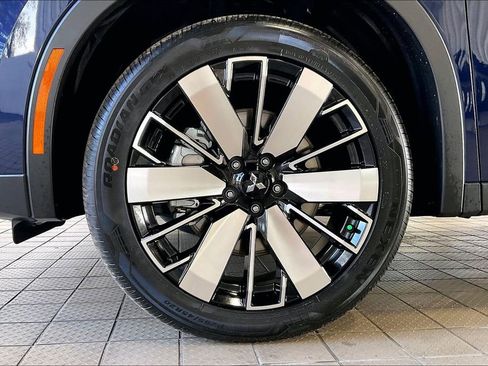 New 2026 Mitsubishi Outlander SE FWD image 12