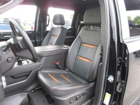 Certified 2025 GMC Sierra 1500 AT4 w/ AT4 Premium Package AWD/4WD image 23