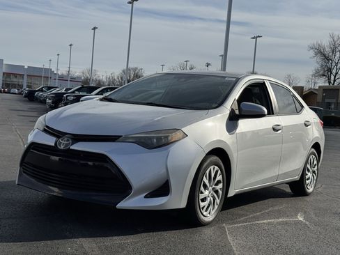 Used 2019 Toyota Corolla LE image 12