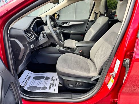 Used 2020 Ford Escape SE image 15