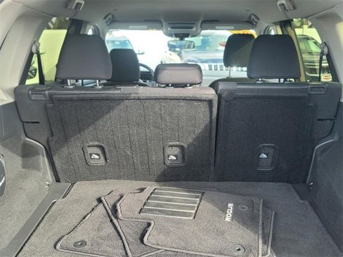 Certified 2024 Nissan Rogue SV image 9