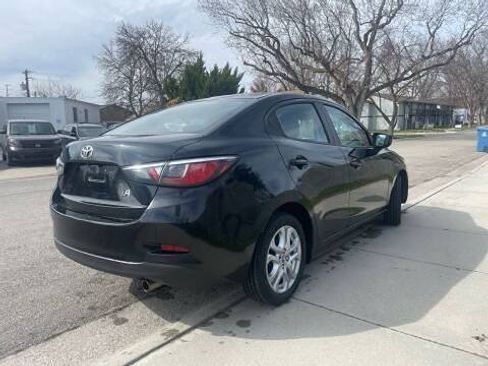 Used 2018 Toyota Yaris iA FWD image 3