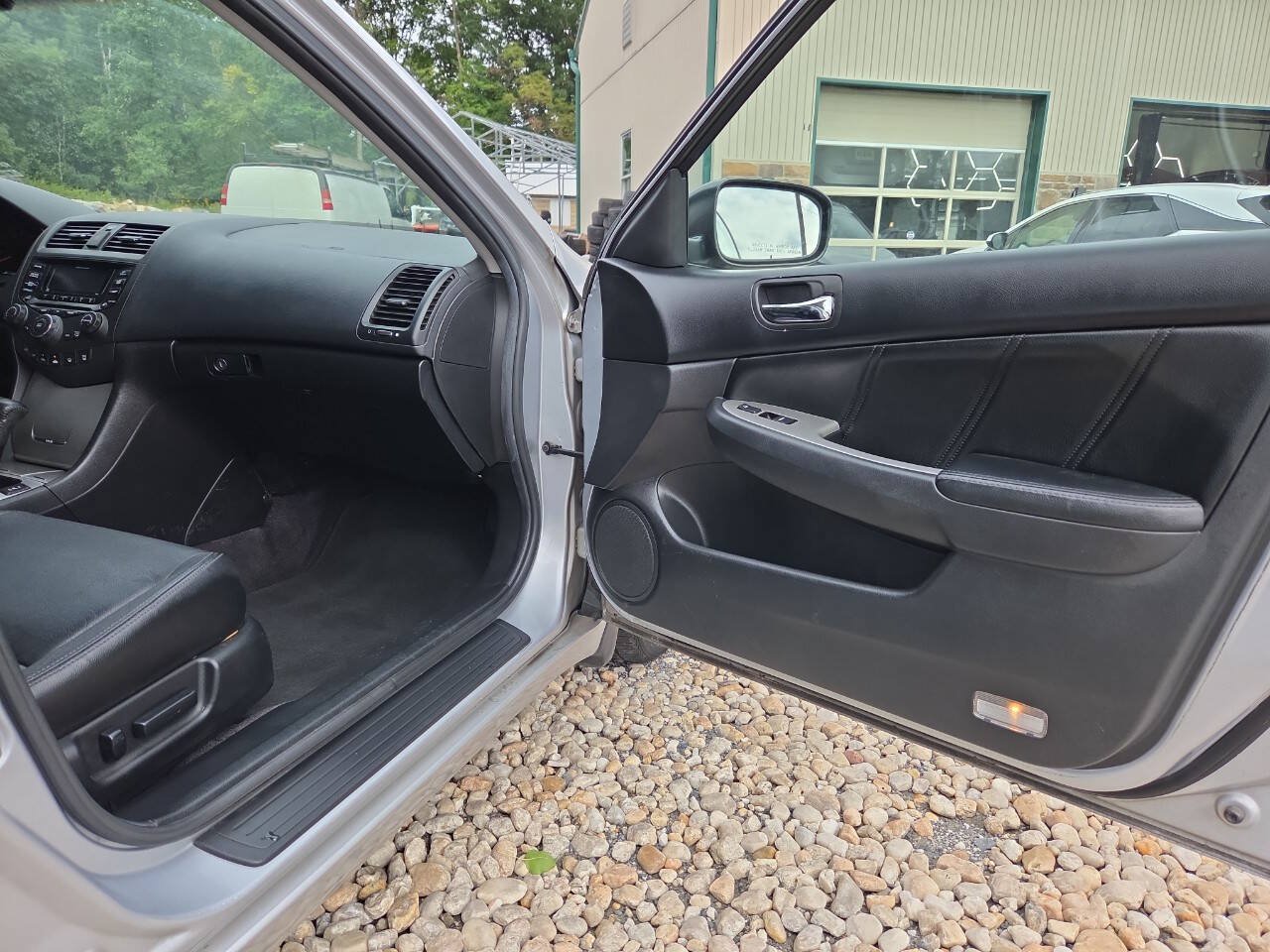 Used 2005 Honda Accord EX image 23