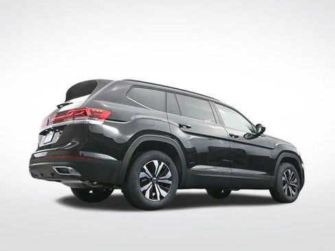 Used 2025 Volkswagen Atlas SE image 36