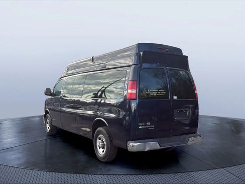 Used 2010 Chevrolet Express 3500 LT w/ LT Preferred Equipment Group RWD image 3