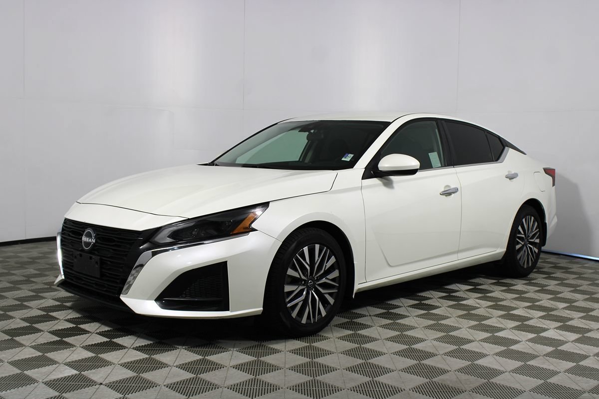 Used 2023 Nissan Altima 2.5 SV FWD image 19