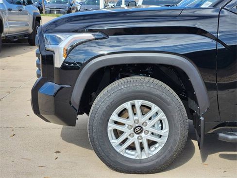 New 2025 Toyota Tundra SR5 image 5