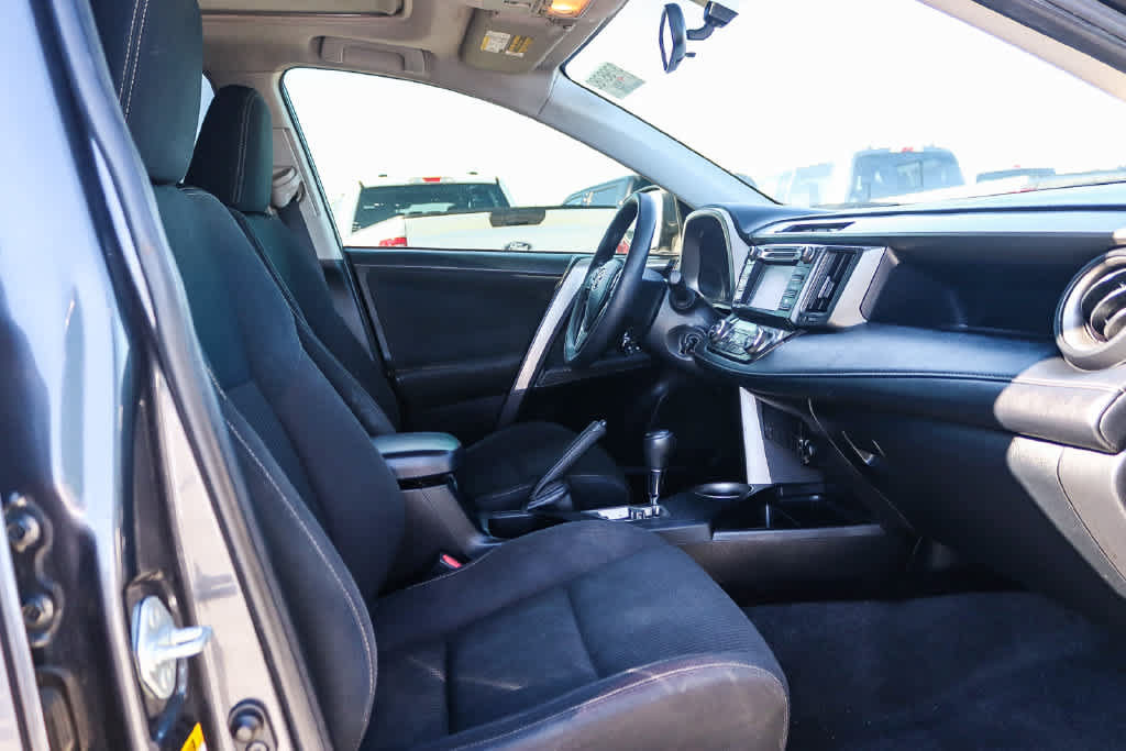 Used 2015 Toyota RAV4 XLE FWD image 15