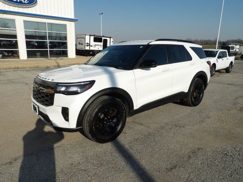 Used 2026 Ford Explorer Tremor image 2