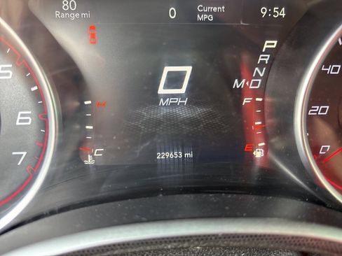 Used 2016 Dodge Charger SXT image 5