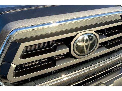 Used 2022 Toyota Tacoma SR5 image 31