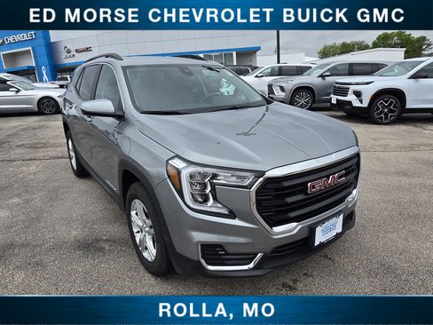 Used 2024 GMC Terrain SLE w/ Driver Convenience Package image 1