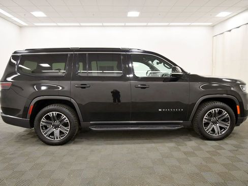 Used 2022 Jeep Wagoneer Series III image 9