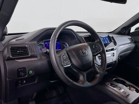Used 2022 Honda Pilot Sport image 11