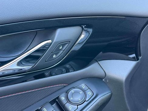 Used 2023 Chevrolet Traverse RS w/ LPO, Floor Liner Package image 27