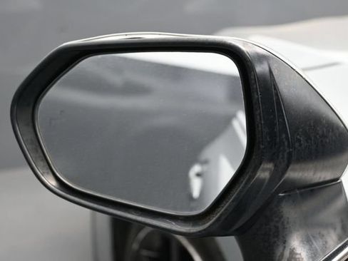 Used 2023 Toyota Camry XSE FWD image 5
