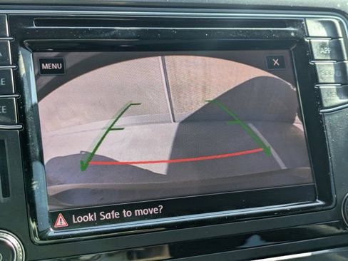 Used 2018 Volkswagen Tiguan Limited image 16